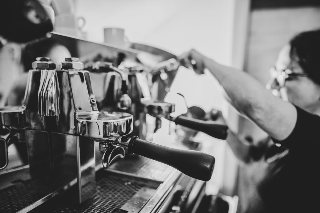 Lahnerstubn, Siebträger-Kaffeemaschine. Foto: Michaela Klose
